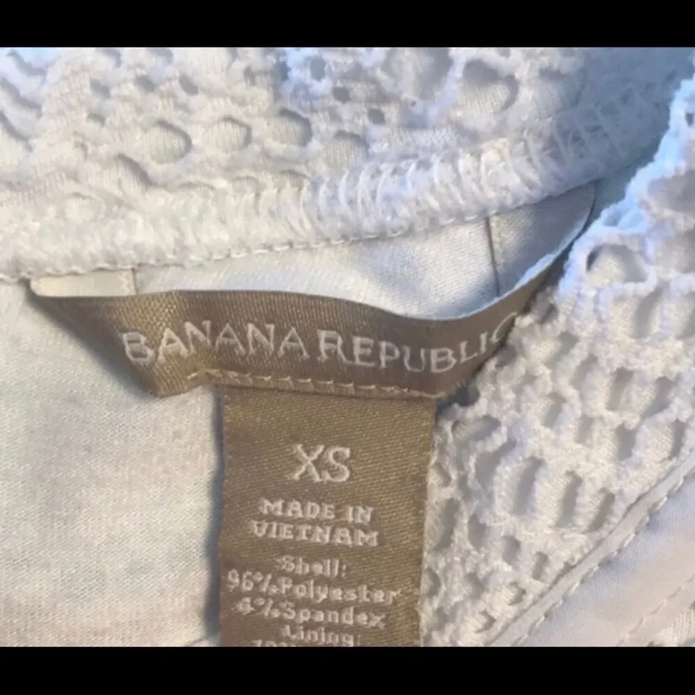 XS Banana Republic Lace Top EUC